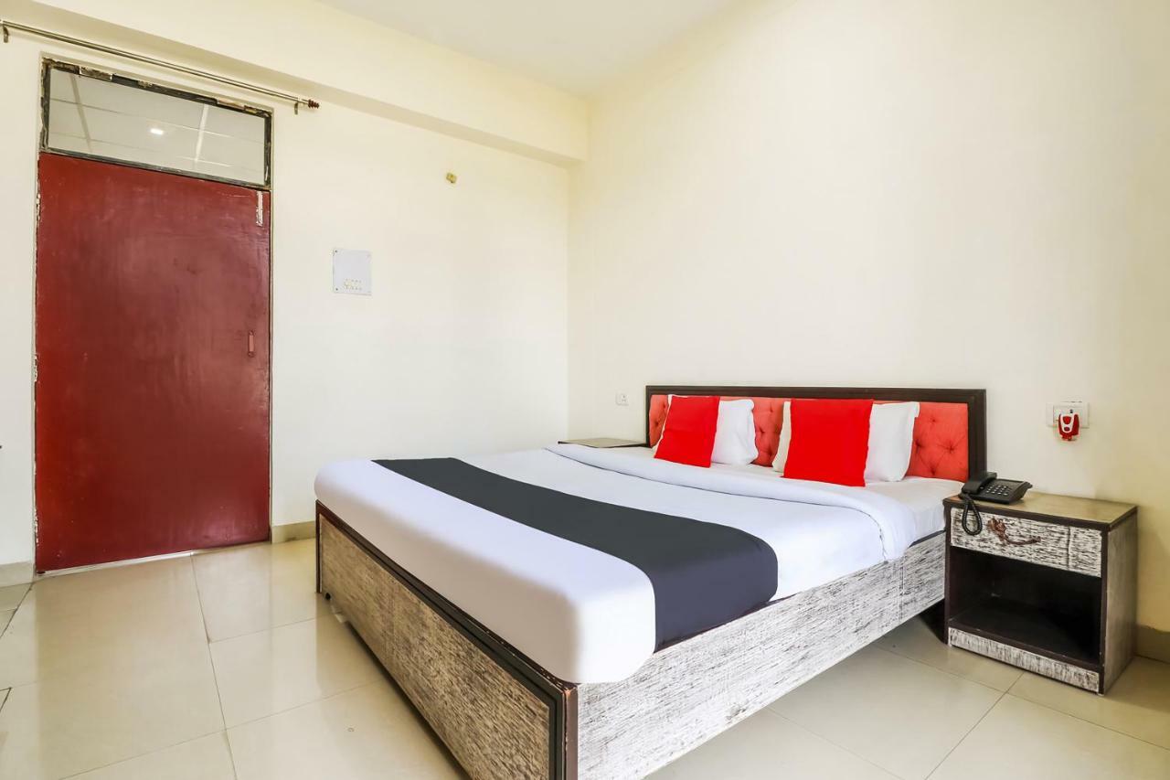Capital O 60233 Brij Ki Rasoi Deluxe Hotell Lucknow Eksteriør bilde